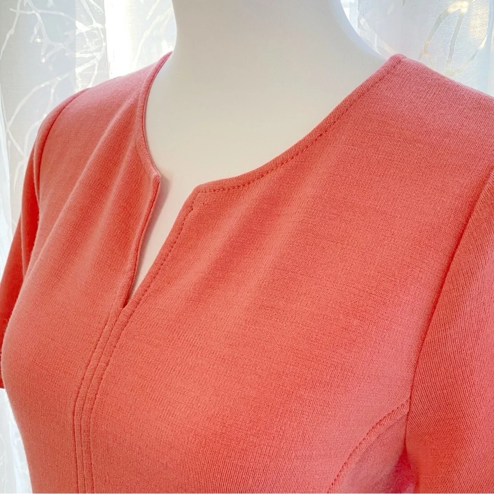 St. John light pink knit short sleeve midi shift dress - Picture 2 of 9